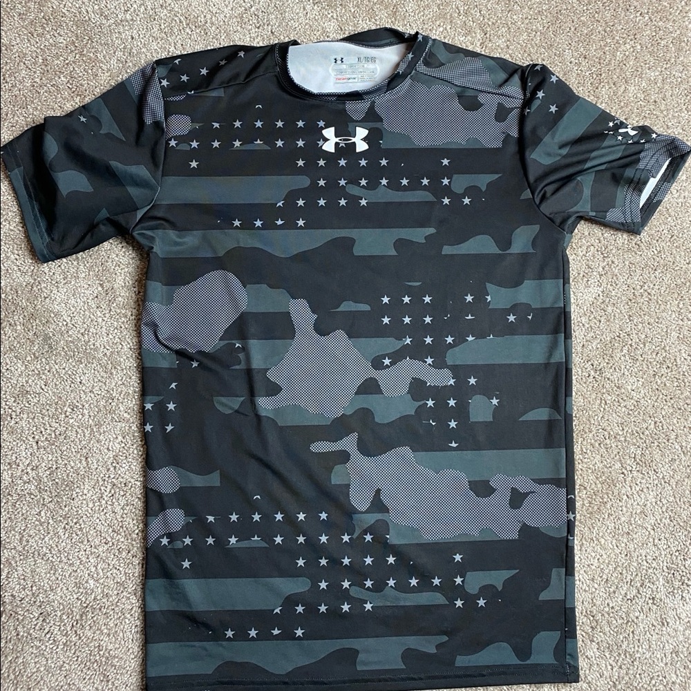 Under Armour Men’s Black & Gray Camo Performance Compression Tee